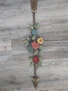 NEW Metal 19" Wall hanging with flowers on arrow